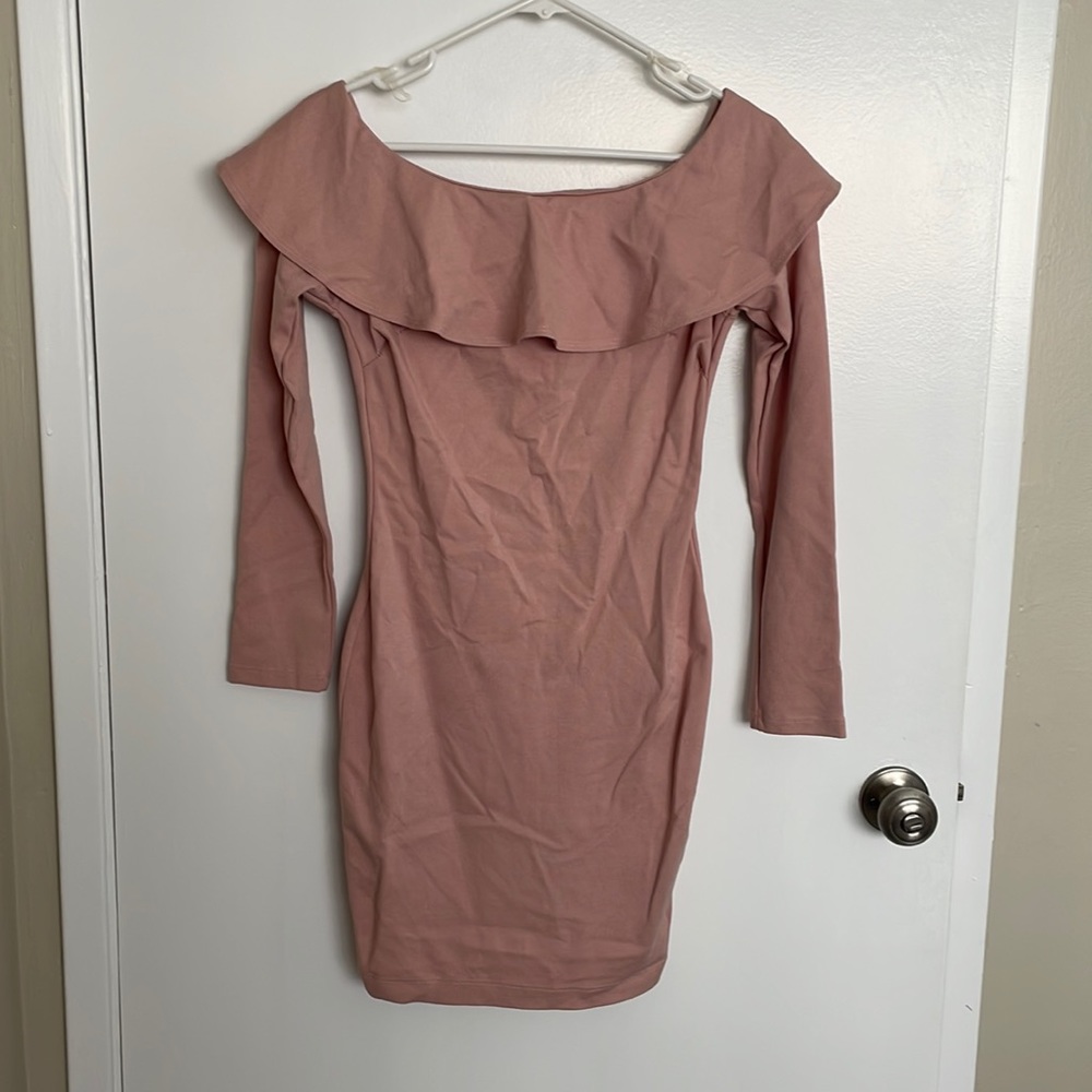 Never worn mauve off the shoulder bodycon Akira red label size SMALL with tags